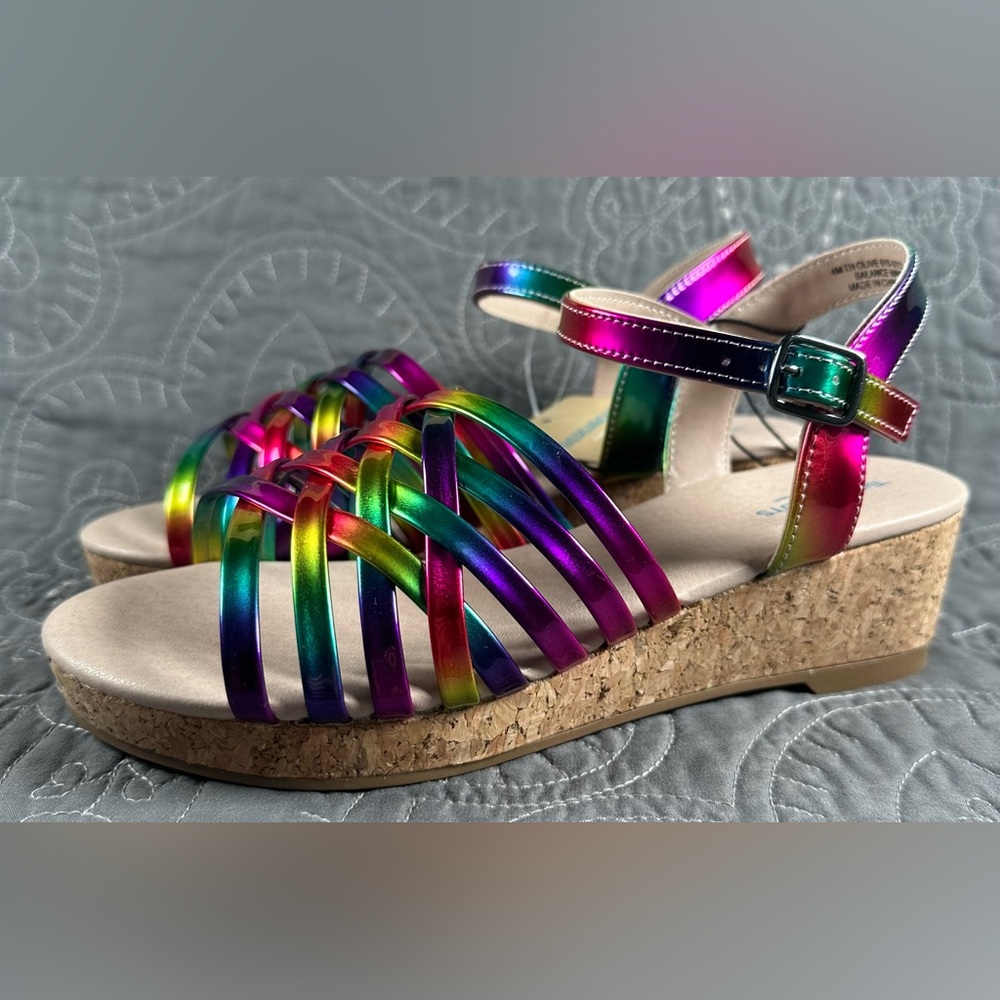 Thereabouts Girls Olive Metallic Multi Wedge Sandals NWT Size Big Girls 5